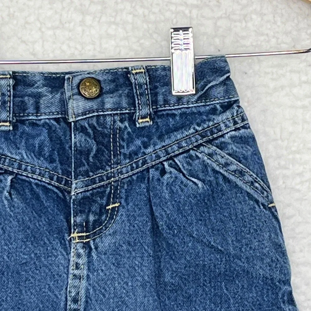 Vintage OshKosh Bgosh Girls Denim Mini Skirt Medium Wash Pleated Elastic 4T